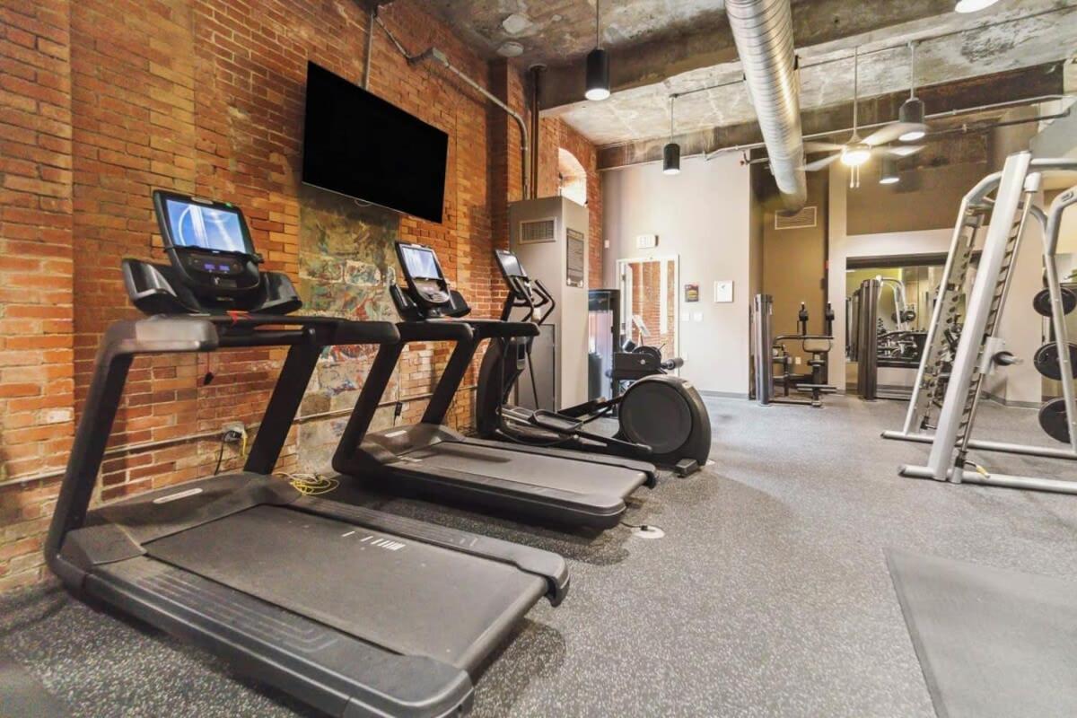 2Br Historic Loft Retreat With Pool & Gym Apartment Pittsburgh Exterior photo